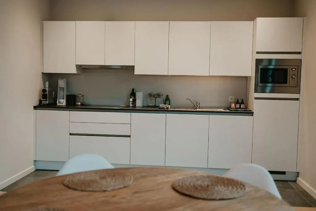 Modern Home Near Ghent - Easy Access, Ideal Living Бельгия